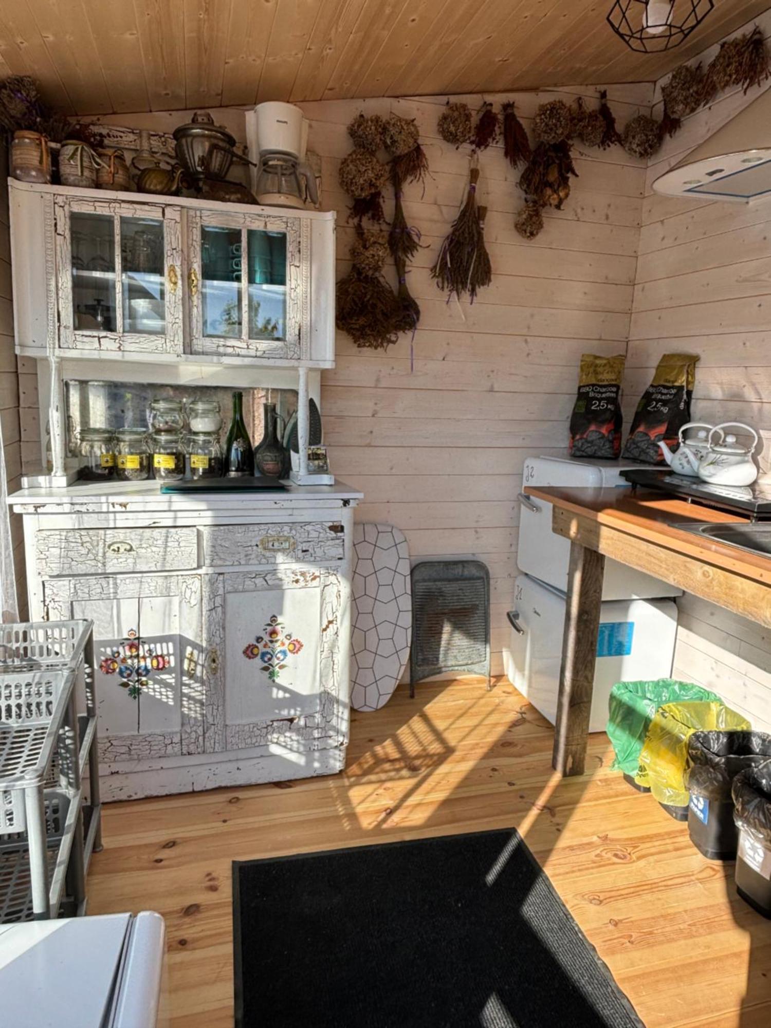 Hotel Glamping Bieszczady Z Jacuzzi I Basenem Solina  Exterior foto